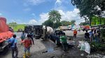 Truk Tangki Elpiji Terguling di Jalan Arteri Mojokerto-Sidoarjo