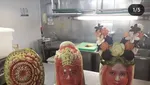 Wow! Seniman Ini Bikin Ukiran Wajah Ganjar hingga Gibran pada Buah Semangka