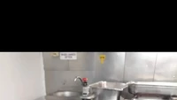 Salah satunya ada ukiran bergambar wajah Ganjar Pranowo. Ukiran pada buah semangkanya dibuat detail, bahkan hingga ke rambutnya. Foto: TikTok @ngurah.molog