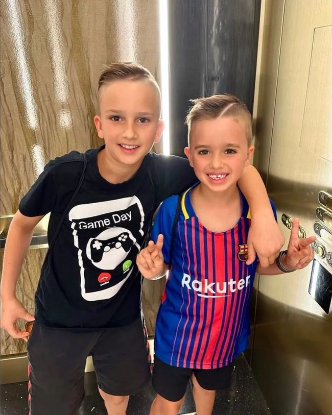 Duo YouTuber Vlad dan Niki masing-masing berusia 10 dan 8 tahun menduduki urutan delapan. Kekayaan mereka £102 juta atau sekitar Rp 2 triliun. Foto: Instagram