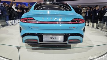 Tampak bagian belakang Xiaomi SU7. Foto: Agus Tri Haryanto/detikINET