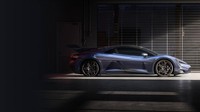 Supercar bertenaga listrik ini menggunakan sistem penggerak semua roda (AWD). Mobil ini mampu berakselerasi dari posisi diam hingga kecepatan 100 km/jam dalam 2,36 detik. BYD mengklaim, YangWang U9 bisa melaju di drag race jaark 400 meter (seperempat mil) dalam 9,78 detik. Foto: Dok. YangWang