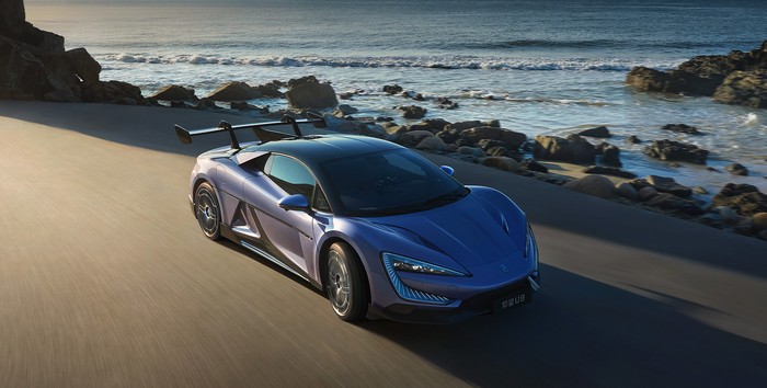 YangWang U9, Supercar BYD seharga Rp 3 miliar.