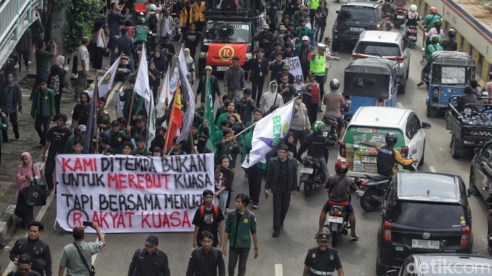 Ada Aksi Mahasiswa, Jalan Pemuda Rawamangun Tersendat
