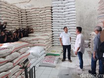 Melihat Stok Beras untuk Puasa, Ada Segini Barangnya