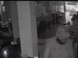Asmara Pria Rusia Kandas, Mengamuk Bawa Kapak ke Restoran Kemudian