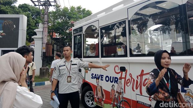 Bus wisata gratis di Yogyakarta Bus Jogja Heritage Track (JHT
