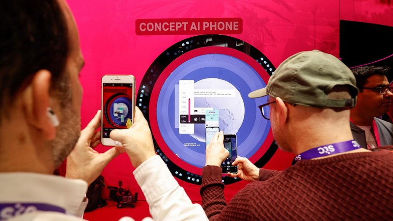 Deutsche Telekom's application free concept AI mobile phone is displayed, at the 2024 Mobile World Congress (MWC) in Barcelona, Spain February 26, 2024. REUTERS/Albert Gea