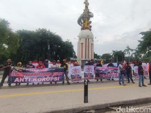 KPK Didesak Usut Tuntas Korupsi di Sidoarjo