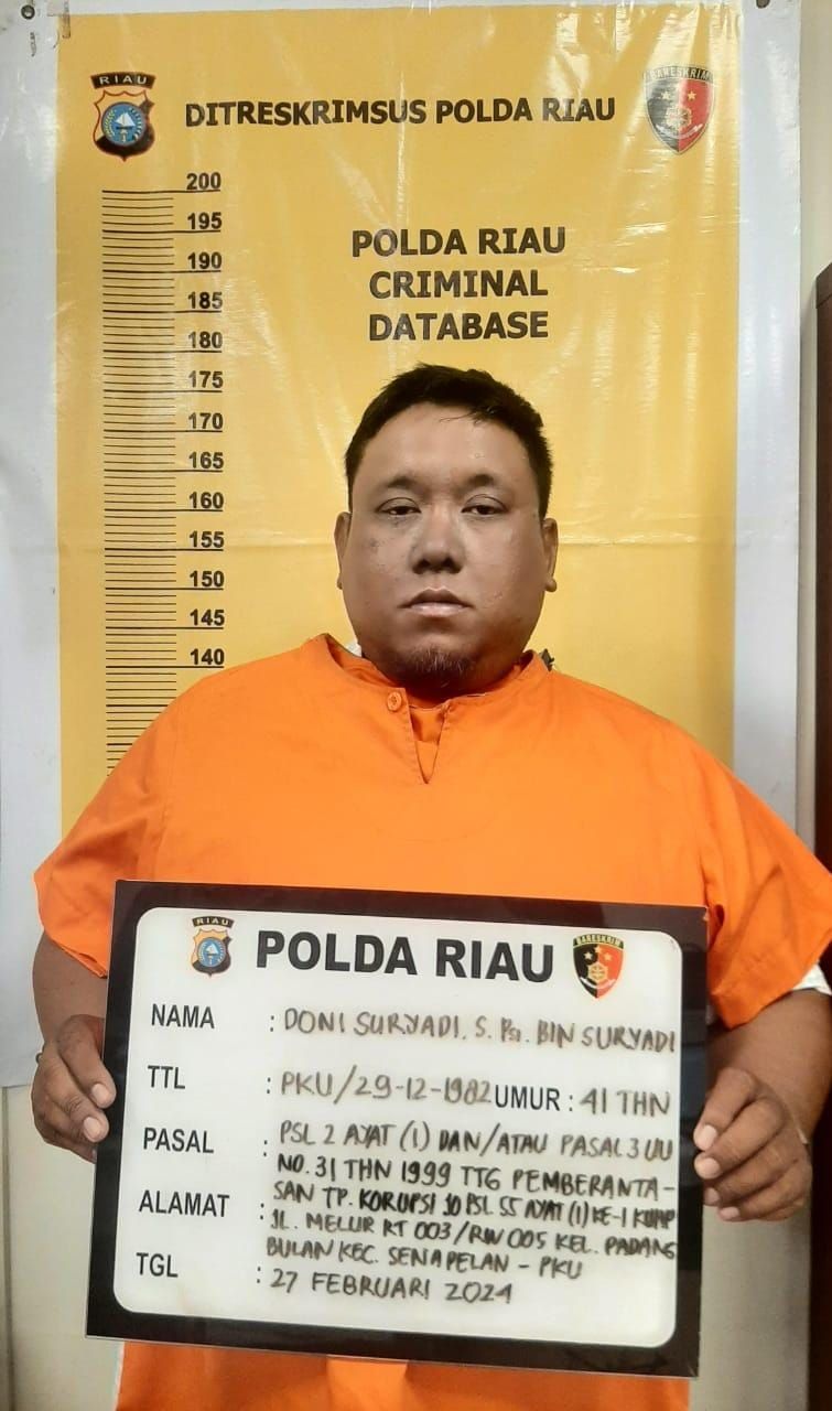 Doni Suryadi tersangka kasus kredit fiktif Bank BUMN Cabang Bengkalis. (Foto: Dok. Polda Riau)