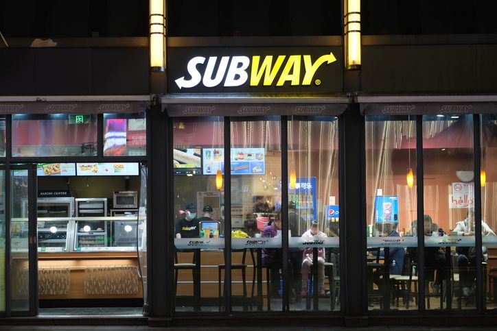 Duh! Wanita Ini Beli Sandwich Tapi Kena Tagih Sampai Rp 15 Juta