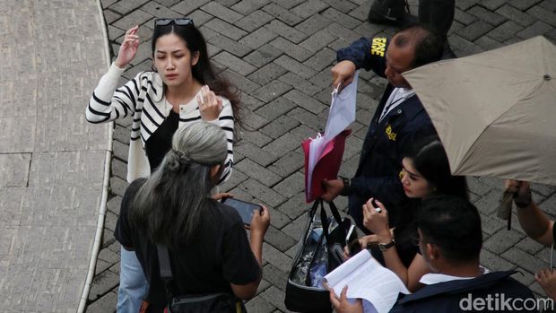 Ekspresi Tamara Tyasmara saat Rekonstruksi Kematian Dante