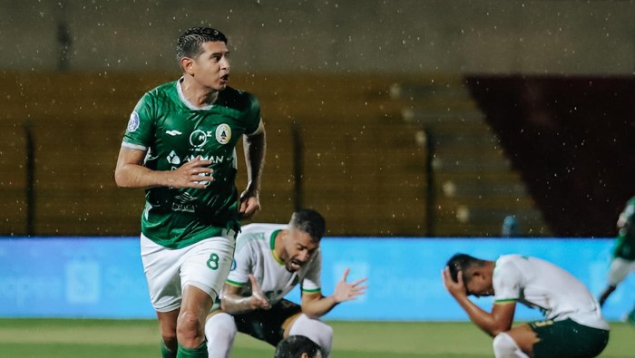 Gelandang PSS Sleman, Esteban Vizcarra.