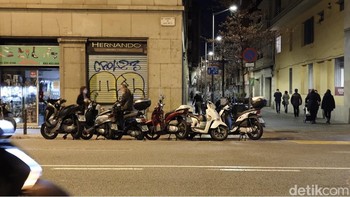 Malam di sudut kota Barcelona. Foto: Agus Tri Haryanto/detikINET
