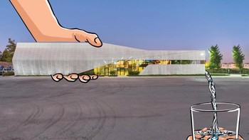 Menuang air... Foto: Robin Yayla