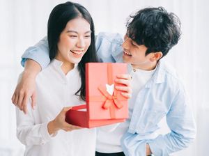 30+ Ide Kado Valentine Spesial untuk Pacar-Pasangan, dari Romantis hingga Unik