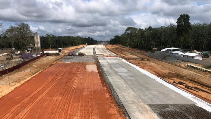 Intip Pembangunan Tol Pertama di Jambi Proyek Jalan Tol Trans Sumatera (JTTS) Bayung - Lencir - Tempino Seksi 3 terus dikebut. Ini merupakan jalan tol pertama di Jambi.