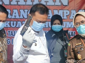 Pistol-Bet Tenis Meja, Barbuk Kejahatan yang Dimusnahkan Jaksa Garut