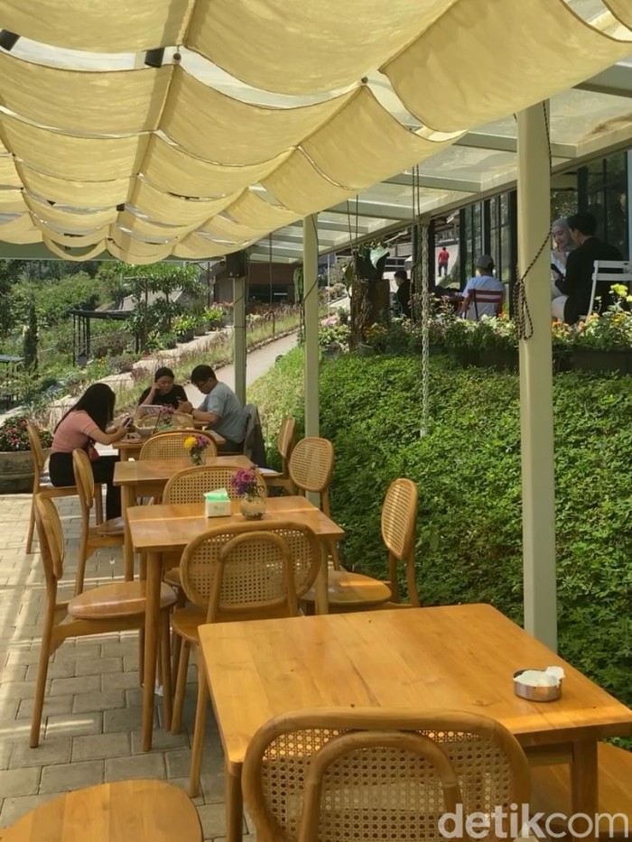 Kafe di Bandung yang punya nuansa seperti di Dalat Vietnam