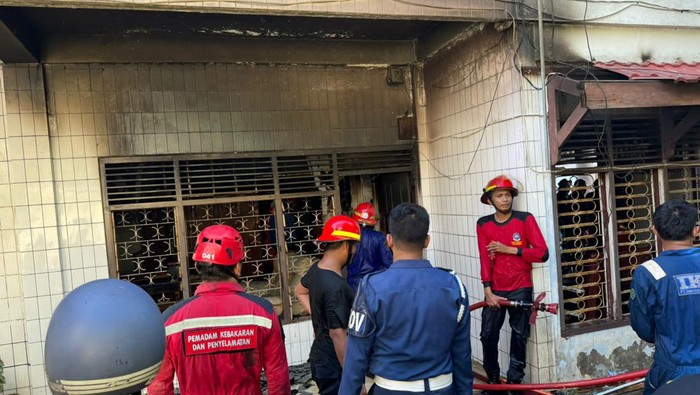 Kebakaran di Jalan Pelita Makassar.