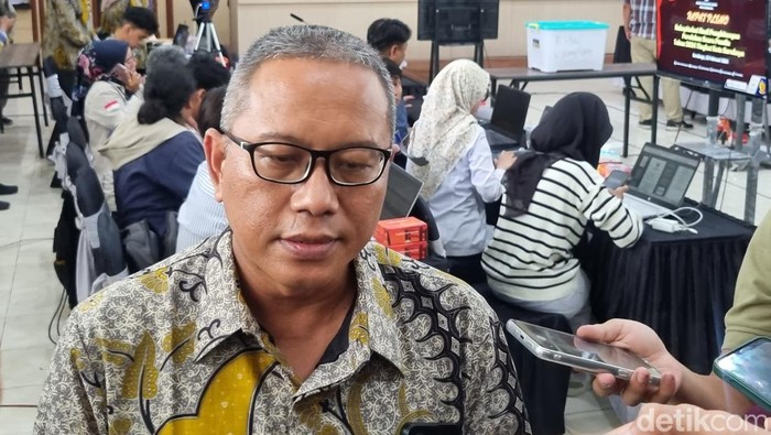 Komisioner KPU Surabaya Divisi Teknis Penyelenggaraan Suprayitno.