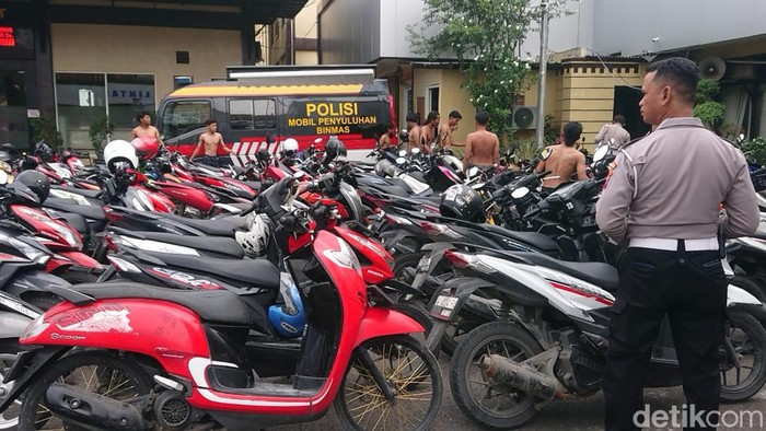 Konvoi pesilat lamongan