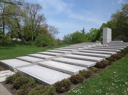 Hii! Kumpulan Kisah Kuburan Teraneh dan Unik di Dunia