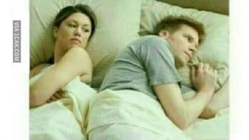 Boro-boro selingkuh, tiap malam pikiran si suami ya cuma hal-hal random macam ini. Foto: 1cak