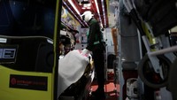 Ambulans dengan headset dipamerkan di Mobile World Congress (MWC) di Barcelona, Spanyol 27 Februari 2024.