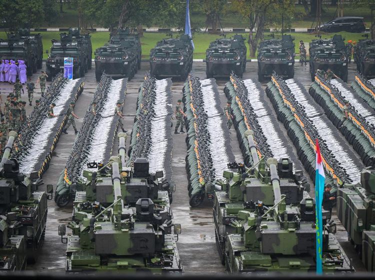 Penampakan 228 Alutsista dan Motor Listrik dari Menhan