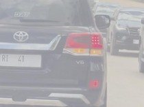 Tinjau IKN, AHY Naik Land Cruiser Berpelat RI 41