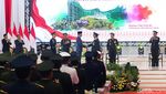 Momen Jokowi Anugerahkan Pangkat Jenderal TNI Bintang 4 untuk Prabowo