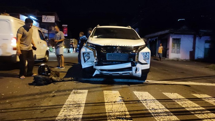 Motor dan mobil yang terlibat kecelakaan di Jalan Wonosari-Jogja, Piyungan, Bantul.