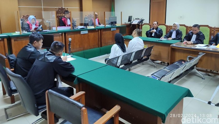 Pasutri didakwa bobol bank Himbara pakai kartu kredit 41 nasabah fiktif (Foto: Bahtiar Rifai/Detikcom)