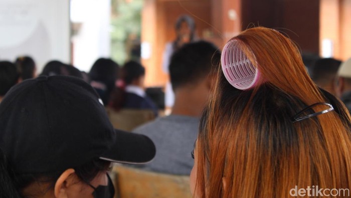 Pemandu Karaoke di Blora mendapat kartu LC pada Rabu (28/2/2024).