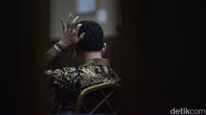 Terdakwa bekas Menteri Pertanian (Mentan) Syahrul Yasin Limpo menghadiri sidang perdana dengan agenda pembacaan dakwaan di Pengadilan Tindak Pidana Korupsi (Tipikor), Jakarta, Rabu (28/2/2024).