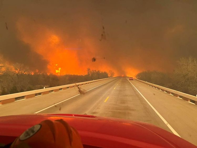 Horor Kebakaran Hutan di Texas yang Semakin Meluas