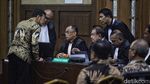 Potret Eks Mentan SYL Jalani Sidang Perdana Korupsi