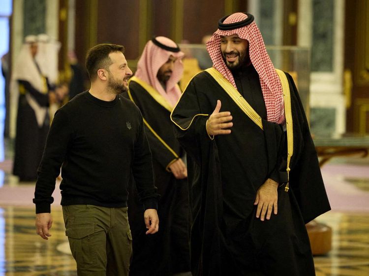 Potret Presiden Ukraina Zelensky Bertemu Putra Mahkota Arab Saudi
