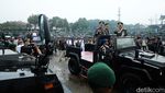 Momen Prabowo Naik Rantis Cek Alutsista di Mabes TNI