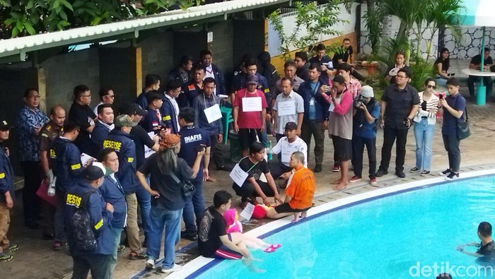 Reka ulang saat Dante, anak Tamara Tyasmara tewas usai ditenggelamkan Yudha Arfandi.