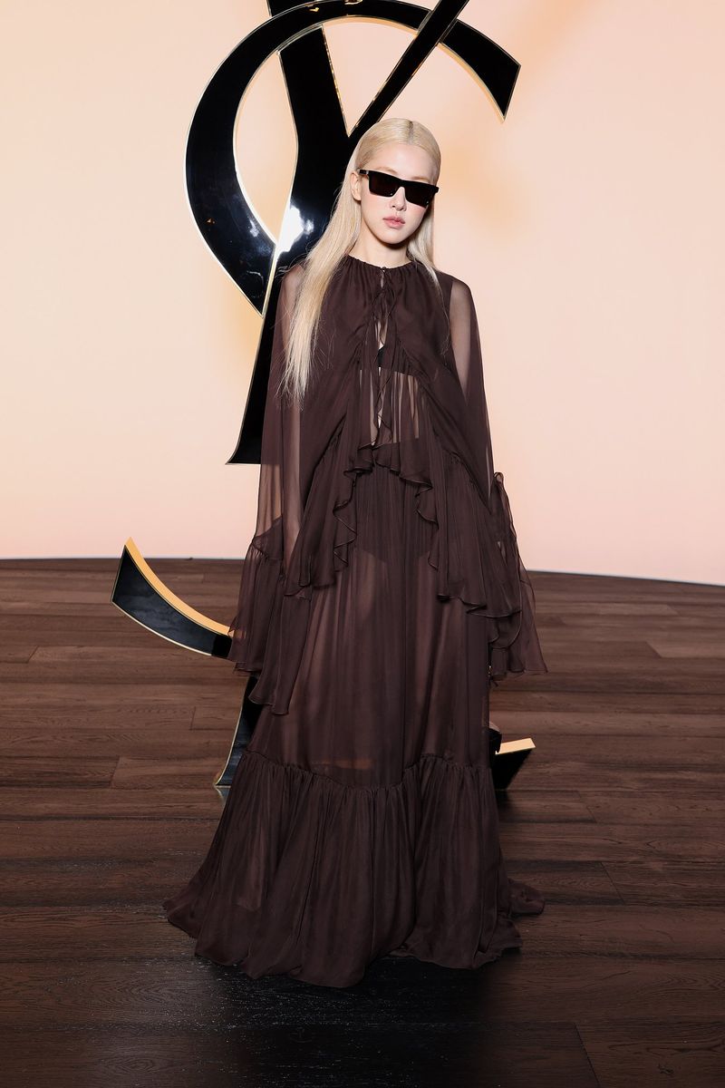 Rose BLACKPINK di Paris Fashion Week 2024 Rose BLACKPINK di Paris Fashion Week 2024