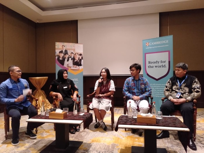 Sharing session para peraih nilai terbaik dalam ujian Cambridge 2023