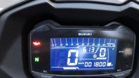 Meski telah meluncur, namun produsen belum mengumumkan harga resmi Suzuki GSX-250R baru. Kendati demikian, motor sport tersebut kemungkinan besar dibanderol 37.100 yuan atau sekira Rp 80 jutaan. Foto: Doc. Suzuki China