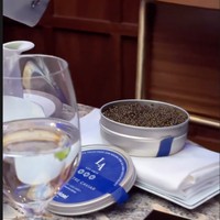 Beragam hidangan mewah pun disantap oleh Syahrini dan keluarganya. Salah satu hidangannya ialah caviar. Syahrini menyebutnya sebagai caviar party. Foto: Instagram/@princessyahrini