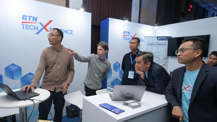 Tancap Gas Genjot Transformasi Digital Ekosistem Perumahan Setelah sukses menggelar transformasi tahap I, kini Bank BTN terus menggenjot jalankan transformasi percepatan digitalisasi di berbagai lini bisnis dan operasional perseroan.