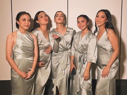 8 Potret Tasya Farasya Jadi Bridesmaid, Menawan Dengan Dress Warna Sage