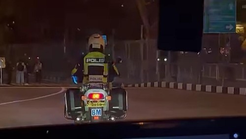 Viral polisi disuap untuk kawal bule di Bali.