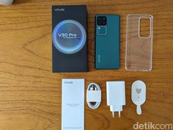 Unboxing Vivo V30 Pro, Menggoda dengan Teknologi Kamera ZEISS
