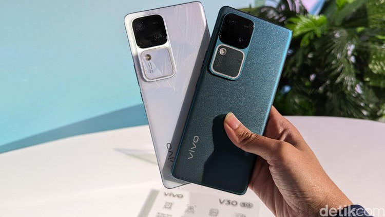 Vivo V30